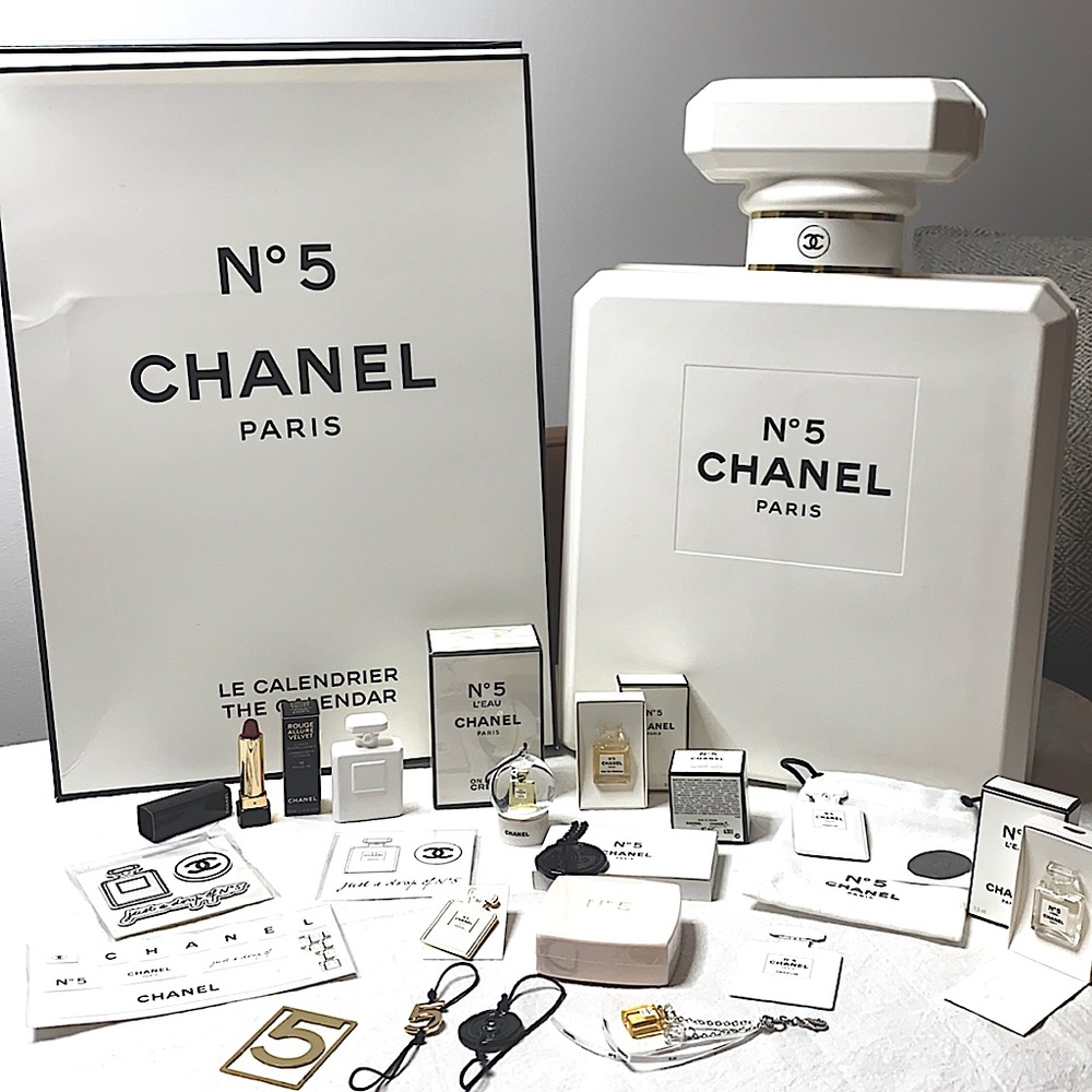 CHANEL 2021 ADVENT CALENDAR | 23 Collectable Chanel items & Chanel Box